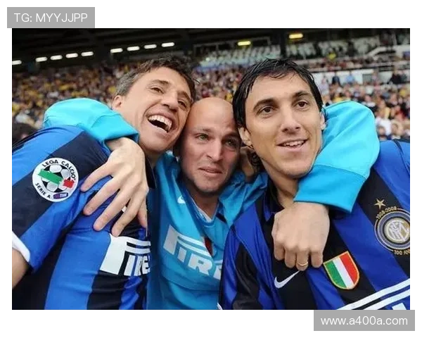 像足球明星的狗一样追逐梦想与荣耀的宠物生活探秘